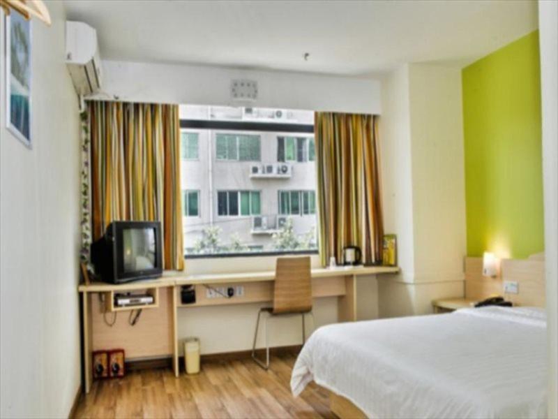 7Days Inn Shenzhen Long Hua Exterior foto